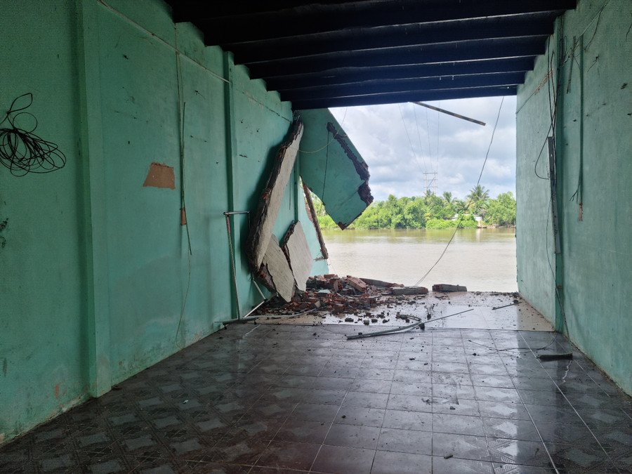 Vĩnh Long xảy ra nhiều vụ sạt lở nghiêm trọng.