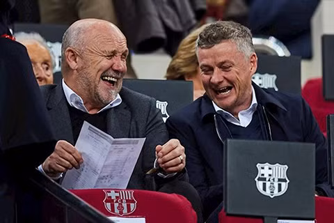 Dù không biết ngày mai ra sao nhưng cứ nên cười trước đã