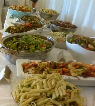 Một số món trong bữa tiệc - Ảnh: SWNS.