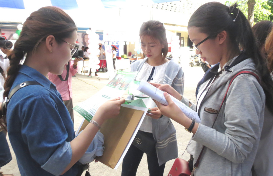 Ngày hội việc làm diễn ra trong tháng 7 năm 2018 tại ĐHSP Huế đã thành công ngoài mong đợi khi có nhiều việc làm dành cho sinh viên