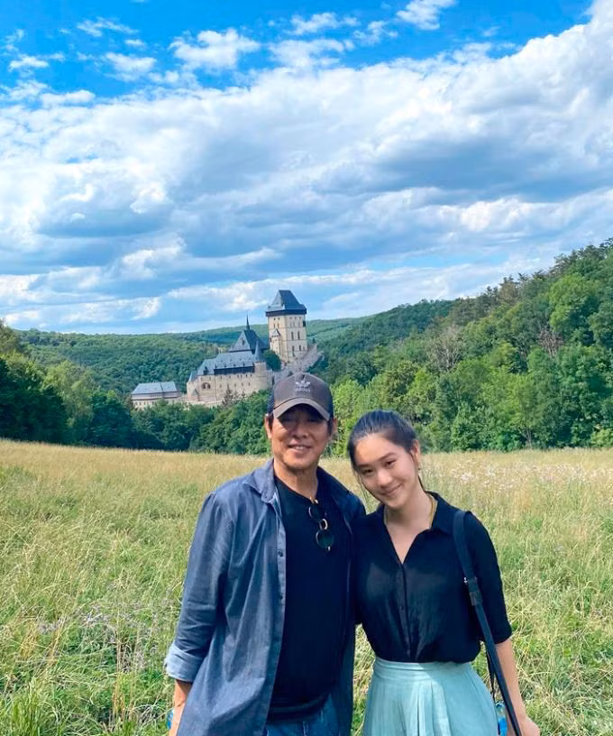Lý Liên Kiệt và con gái út Jada. Ảnh: Weibo/Jet Li.
