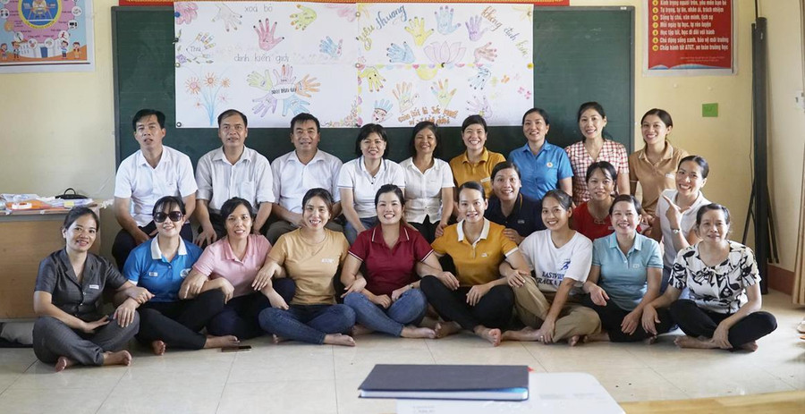 Các thầy, cô cam kết hành động vì bình đẳng giới trong nhà trường. Các thầy, cô cam kết hành động vì bình đẳng giới trong nhà trường.