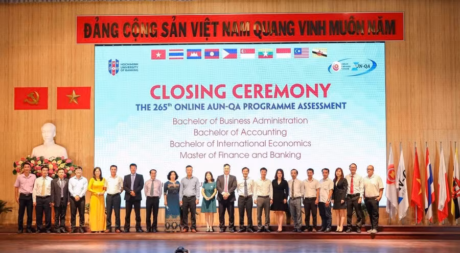 Chương trình Thạc sĩ Tài chính ngân hàng của Nhà trường được đánh giá theo tiêu chuẩn AUN-QA
