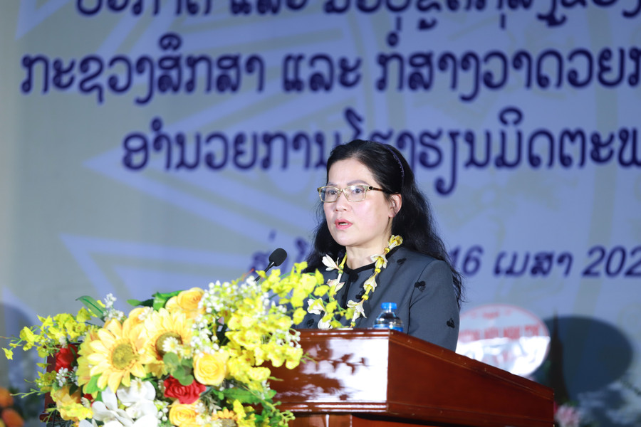 Thứ trưởng Bộ GD&amp;ĐT Nguyễn Thị Kim Chi phát biểu tại buổi lễ.