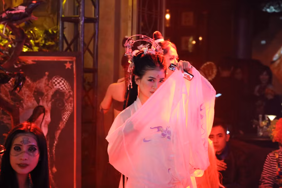 Hóa trang thành tiên nữ cũng là một trong những trào lưu của năm nay.