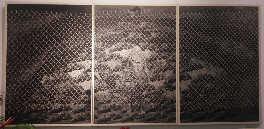 Giải A Giải thưởng Hội Mỹ thuật Việt Nam năm 2019: Bộ 3 bức khắc gỗ "Đánh cắp giấc mơ" của tác giả Nguyễn Khắc Hân. Ảnh: Bình Thanh.