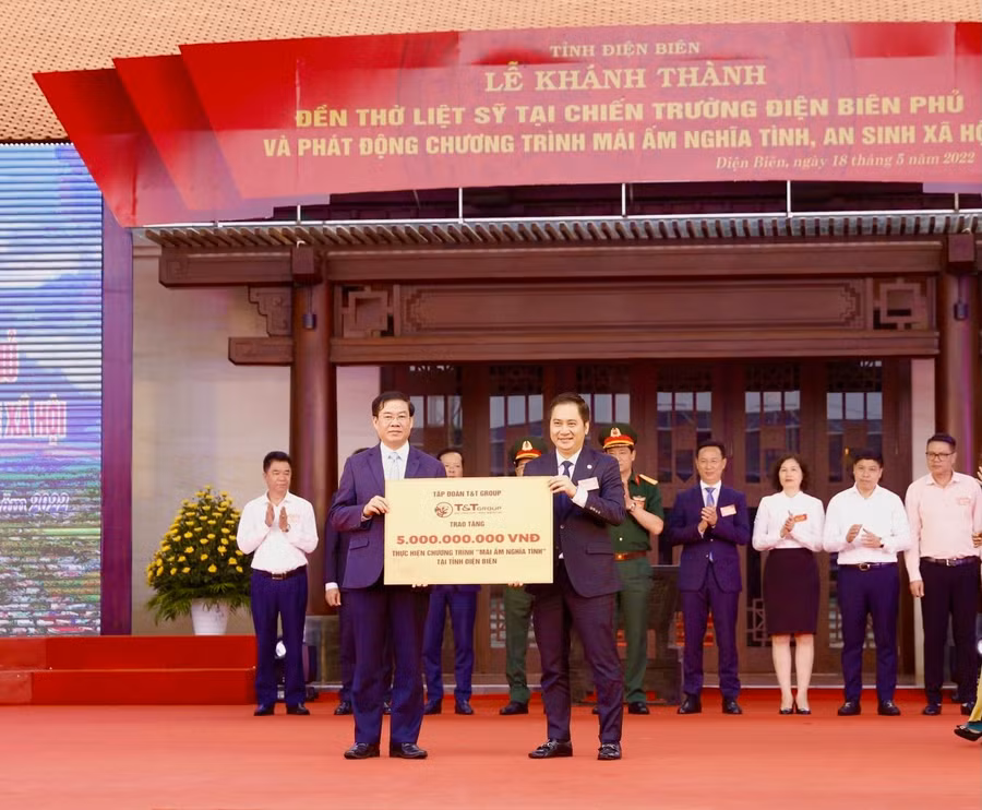 Công ty Cổ phần Tập đoàn T&amp;T ủng hộ 5 tỷ đồng cho tỉnh Điện Biên.