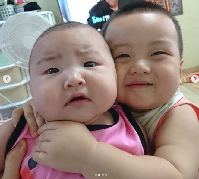 Bé trai gây sốt với hàng nghìn biểu cảm dễ thương, ai xem cũng phải bật cười ảnh 4 be trai gay sot voi hang nghin bieu cam de thuong, ai xem cung khong nhin duoc cuoi - 6