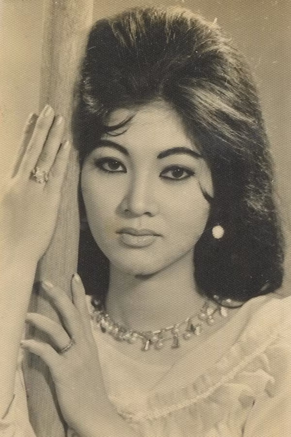 Ngọc Trinh hay Lý Nhã Kỳ cũng không bằng Thẩm Thúy Hằng . ảnh 2