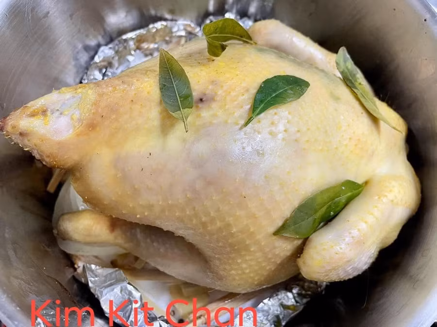 Cách làm gà ủ muối tiêu da giòn sần sật, thơm ngon ảnh 2