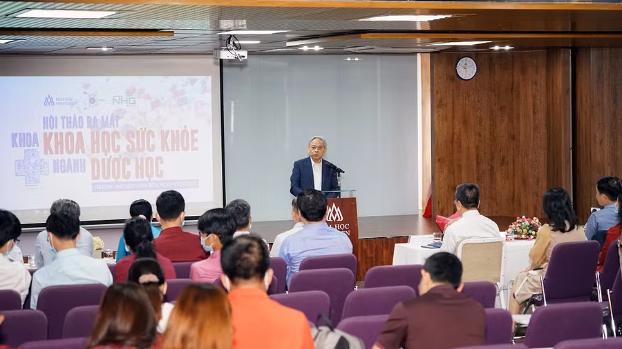 Tiến sĩ, Thầy thuốc nhân dân Nguyễn Văn Hoàng Đạo – Trưởng khoa Khoa học Sức khỏe phát biểu tại lễ ra mắt khoa