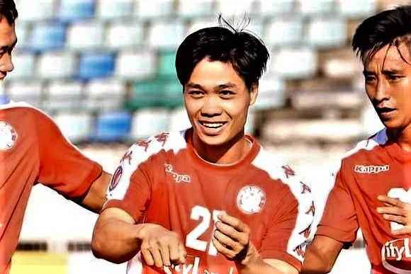 CLB TP.HCM tăng mạnh giá vé tại V.League 2020