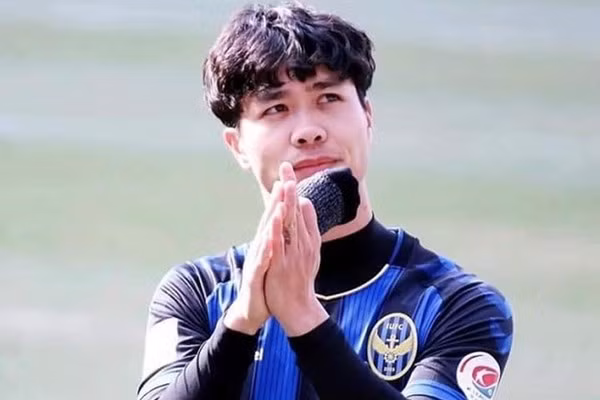 Công Phượng chơi không ấn tượng trong quãng thời gian khoác áo Incheon United Công Phượng chơi không ấn tượng trong quãng thời gian khoác áo Incheon United