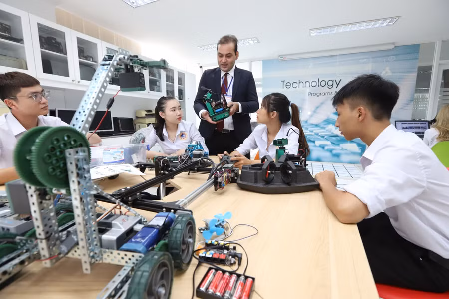 Học bổng tài năng cho chuyên ngành Trí tuệ nhân tạo 2021 sẽ giúp các bạn trẻ hiện thực hóa ước mơ cho ngành học của mình.