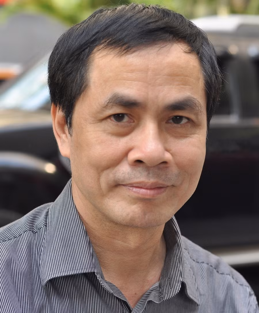 Nhà thơ Hữu Việt.