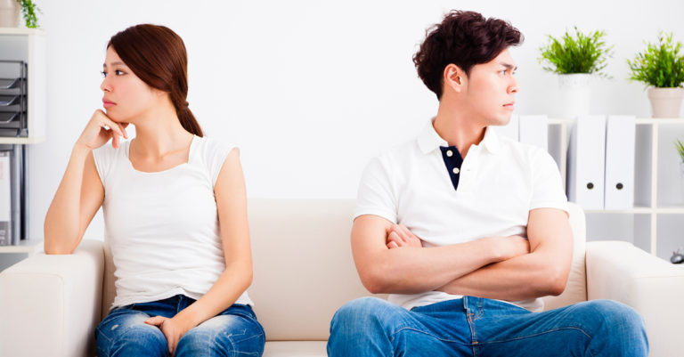 Mất hồn vì lá thư màu hồng của... trai lạ