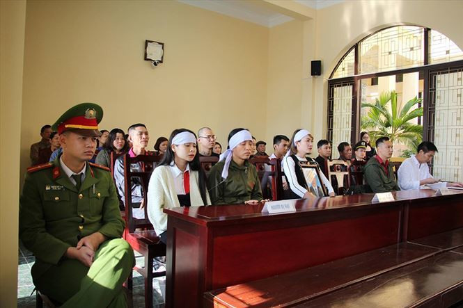 Chuyện buồn ở  Chuyện buồn ở