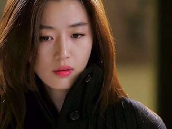 Đôi tất sạch cất gọn gàng trong ngăn tủ tố cáo dấu hiệu mờ ám của chồng ảnh 1 Ảnh minh họa