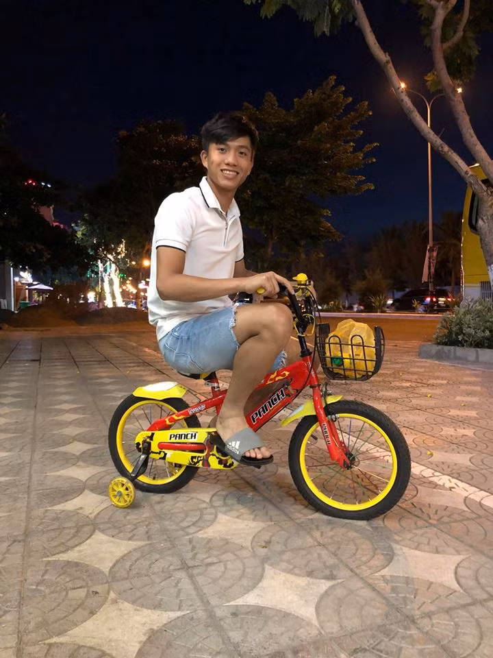 8 dieu thu vi ve Phan Van Duc: Thich vuot toc, con gai de mat moc hinh anh 11