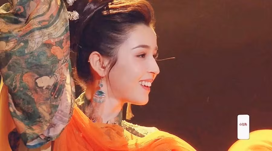 Nhung dien vien Trung Quoc noi tieng chi nho qua dep hinh anh 3