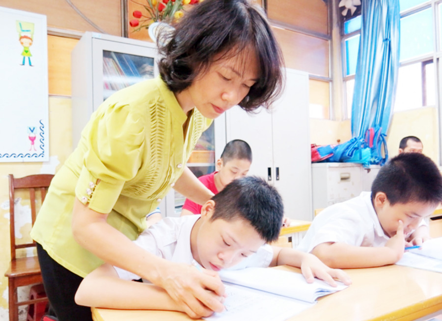 Giáo viên dạy hòa nhập đòi hỏi nỗ lực của bản thân và tính kiên trì của nhà làm sư phạm Giáo viên dạy hòa nhập đòi hỏi nỗ lực của bản thân và tính kiên trì của nhà làm sư phạm