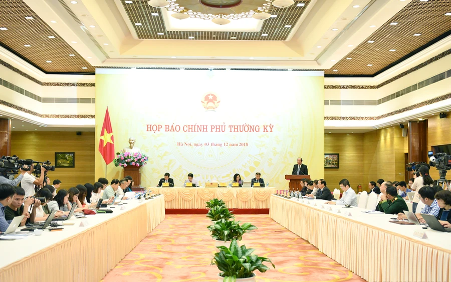 Toàn cảnh phiên họp báo Chính phủ tháng 11/2018