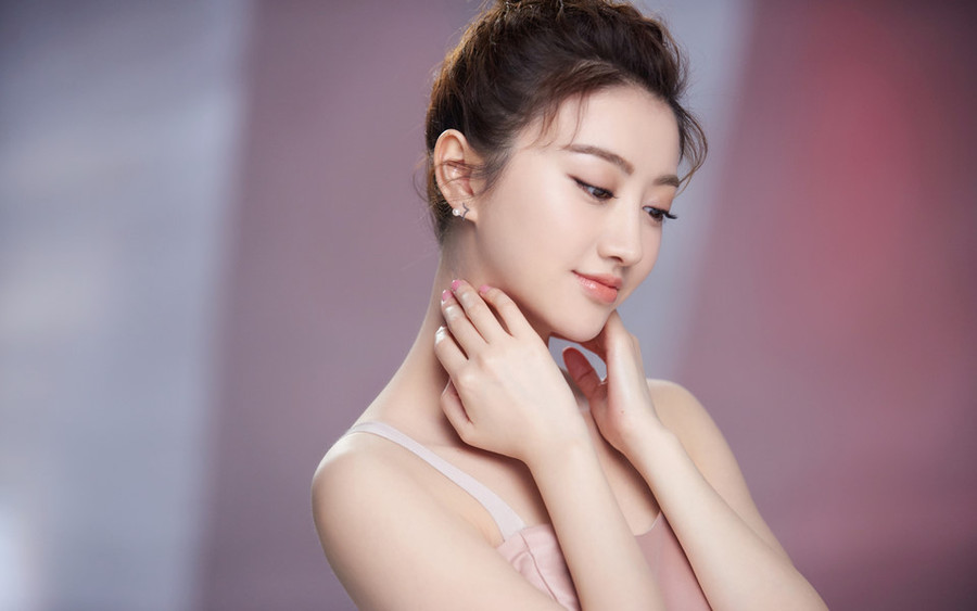 Những diễn viên Trung Quốc nổi tiếng chỉ nhờ quá đẹp hình ảnh 14  Nhung dien vien Trung Quoc noi tieng chi nho qua dep hinh anh 14