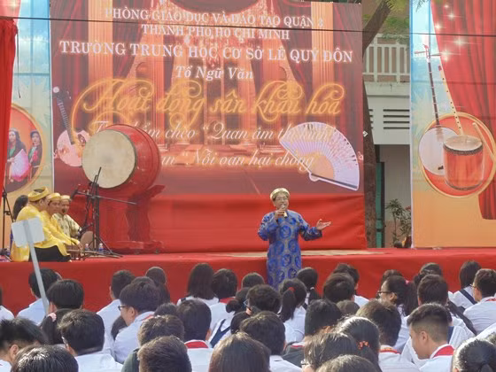 Khi học sinh thử sức với chèo ảnh 1