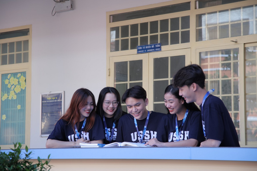 Sinh viên Trường ĐH KHXH&amp;NV, ĐHQG TPHCM