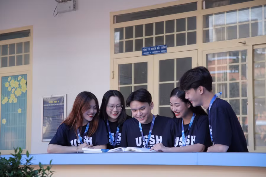 Sinh viên Trường ĐH KHXH&amp;NV, ĐHQG TPHCM