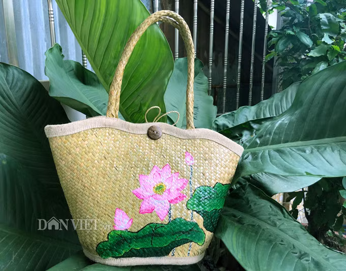 bo suu tap tui xach thoi trang "khung" tu co dai cua 8x dong thap hinh anh 3