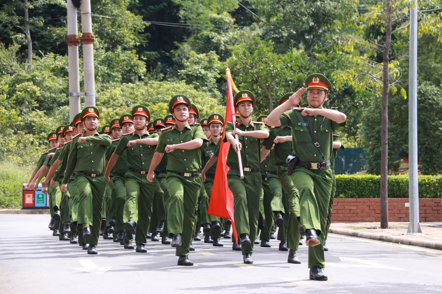 Phần duyệt đội ngũ của Đoàn Công an tỉnh Sơn La