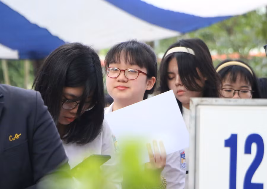 Thành công không phải chỉ là đích đến mà là một hành trình. Cuộc đời sẽ không chỉ có màu hồng mà còn có những mảng màu đa sắc khác nhau.