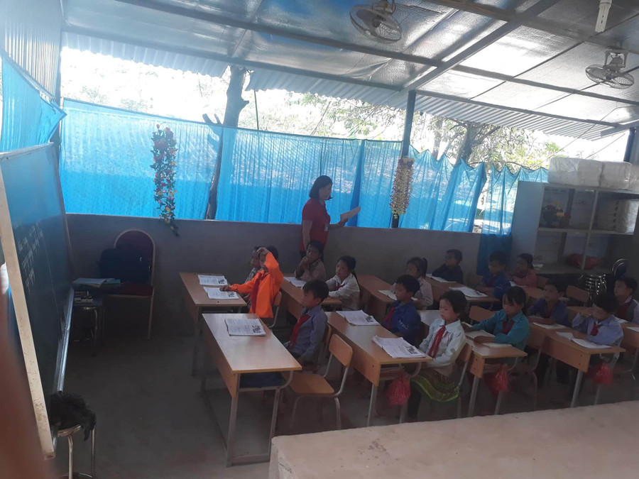 457 học sinh di chuyển đến các điểm tạm để học tập