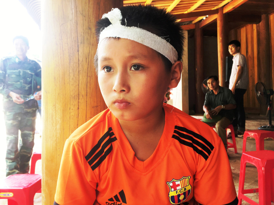 Em Ngân Công Việt - học sinh lớp 4, thoát chết kỳ diệu trong dòng lũ Em Ngân Công Việt - học sinh lớp 4, thoát chết kỳ diệu trong dòng lũ