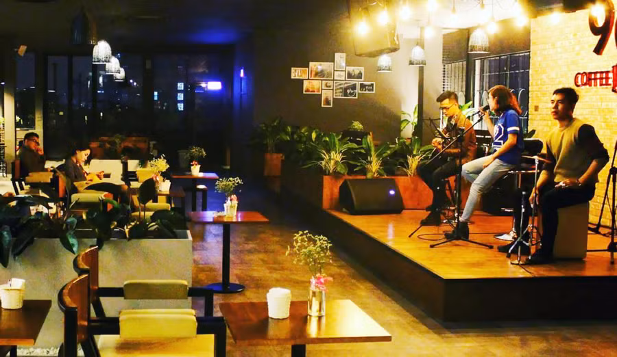 Phí tác quyền âm nhạc: Đừng “đếm ghế” thu tiền!