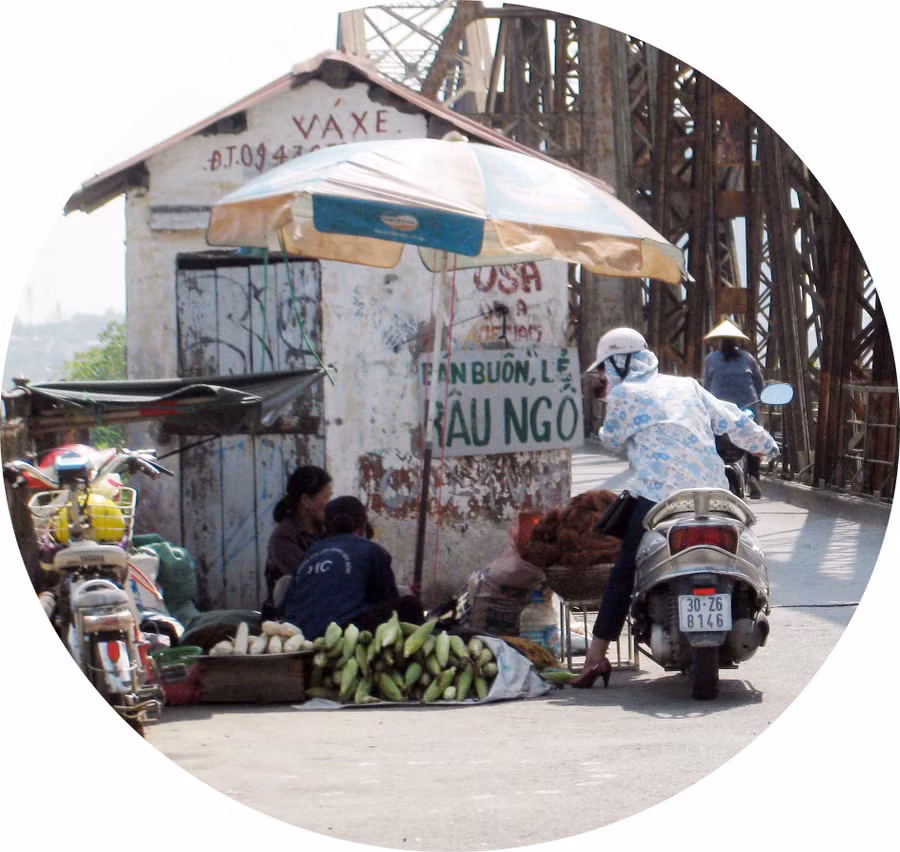 Đủ loại dịch vụ dềnh dàng trên cầu