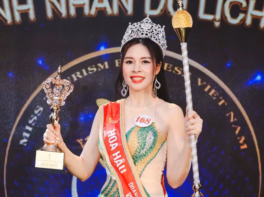 Vũ Thục Hiền đăng quang Hoa hậu Doanh nhân Du lịch Việt Nam 2023