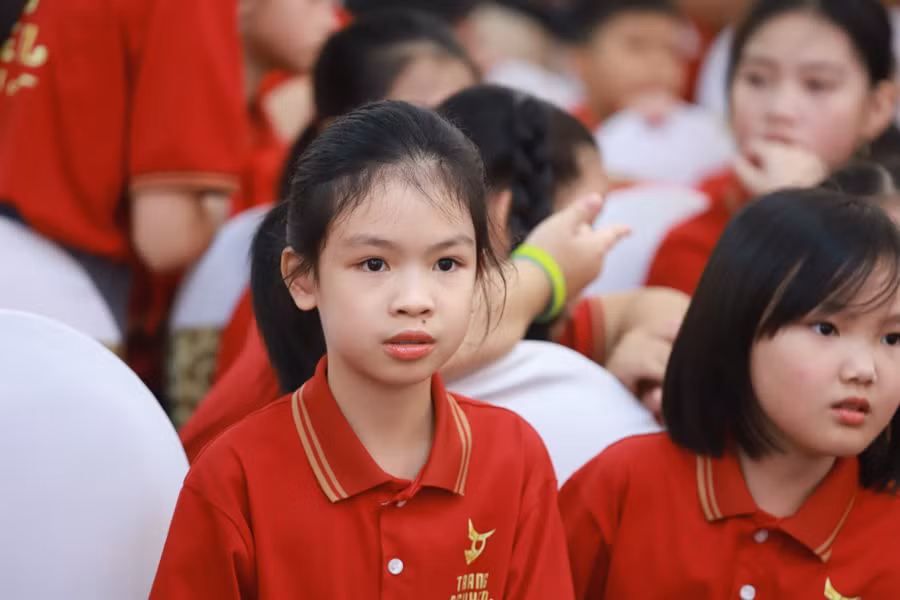 Tới dự lễ vinh danh là 358 thí sinh xuất sắc nhất cùng đông đảo thầy cô giáo, phụ huynh học sinh.