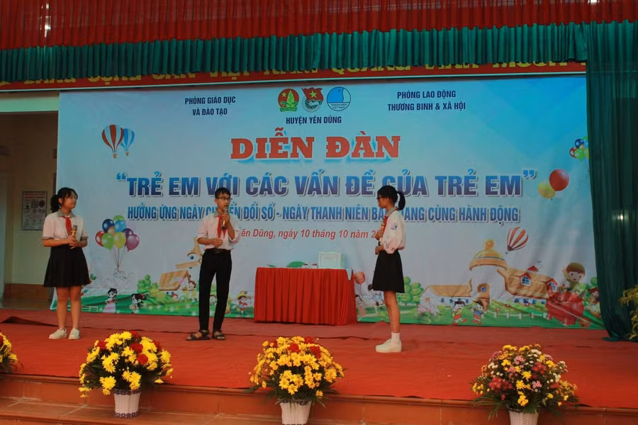 Các em học sinh bày tỏ sự quan ngại tham gia giao thông khi đến trường
