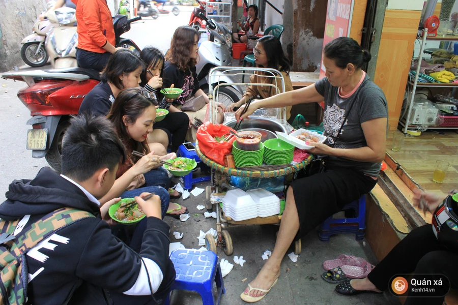 Trường học trong vòng vây đồ ăn vặt bẩn