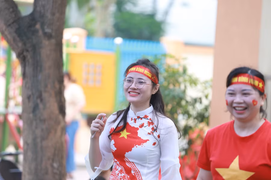 Mỗi hoạt động của chương trình đều tạo ra nhiều tiếng cười từ các cô giáo, phụ huynh và học sinh.