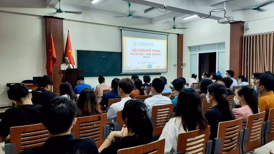 Triển khai hiệu quả công tác tư vấn, hỗ trợ tới toàn thể sinh viên các khóa.