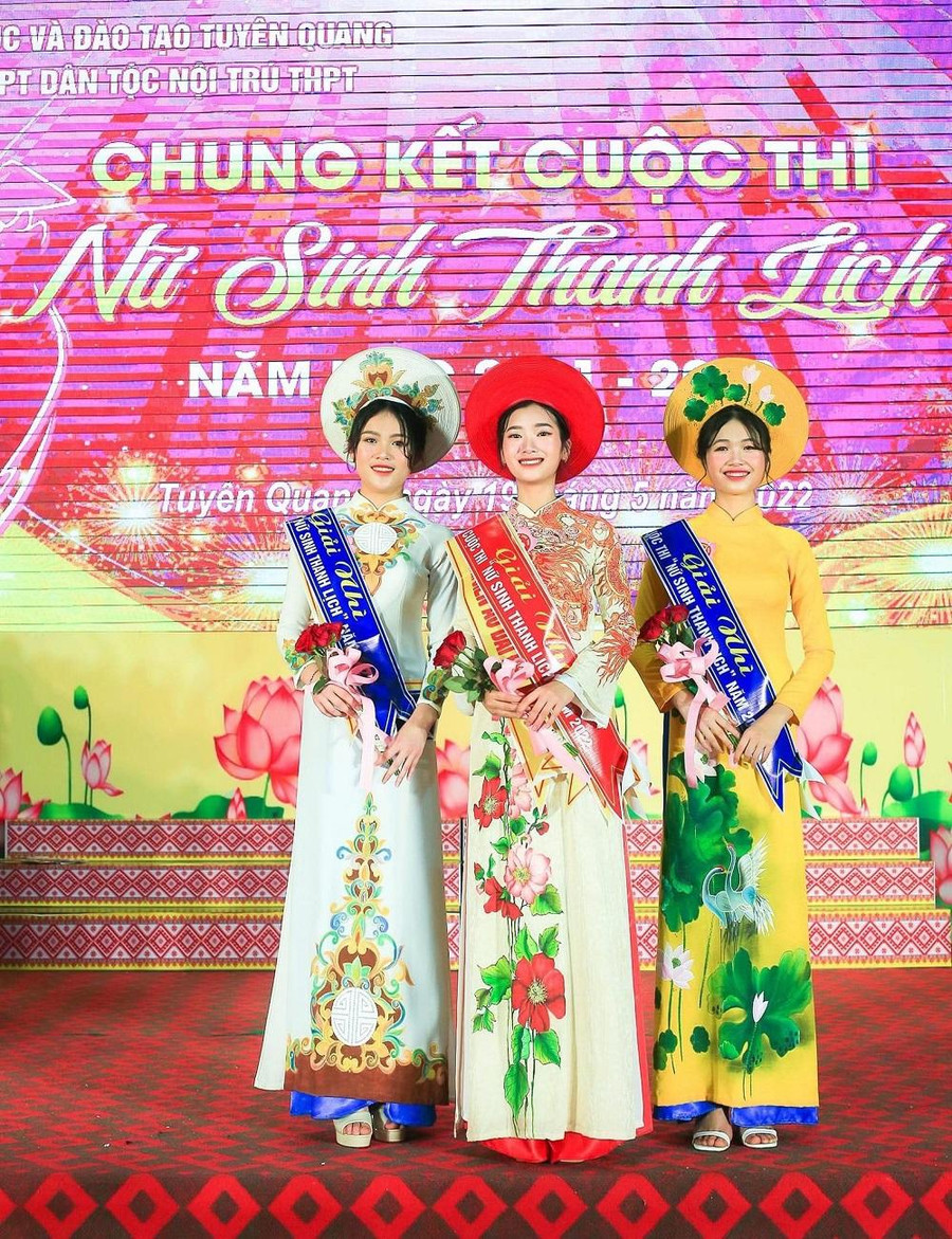 Với những nỗ lực trong học tập và rèn luyện nữ sinh La Thị Thủy Tiên đã nhận được nhiều danh hiệu và phần thưởng xứng đáng.