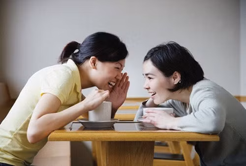 Nói xấu chồng, cách nhanh nhất biến hôn nhân của mình thành... trò cười