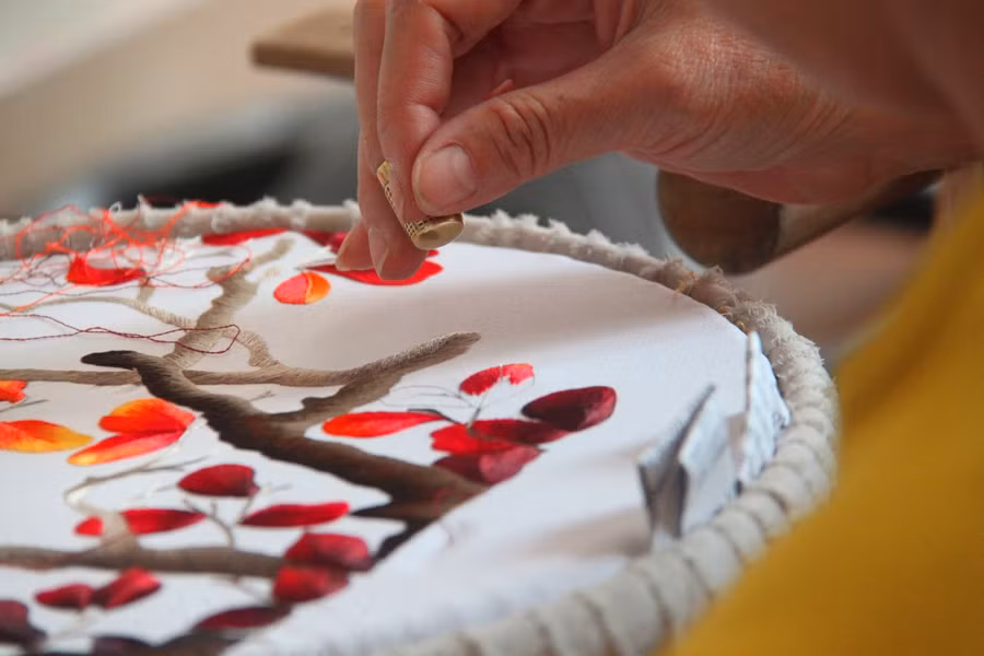 Sáu thế kỷ xe chỉ luồn kim ảnh 2