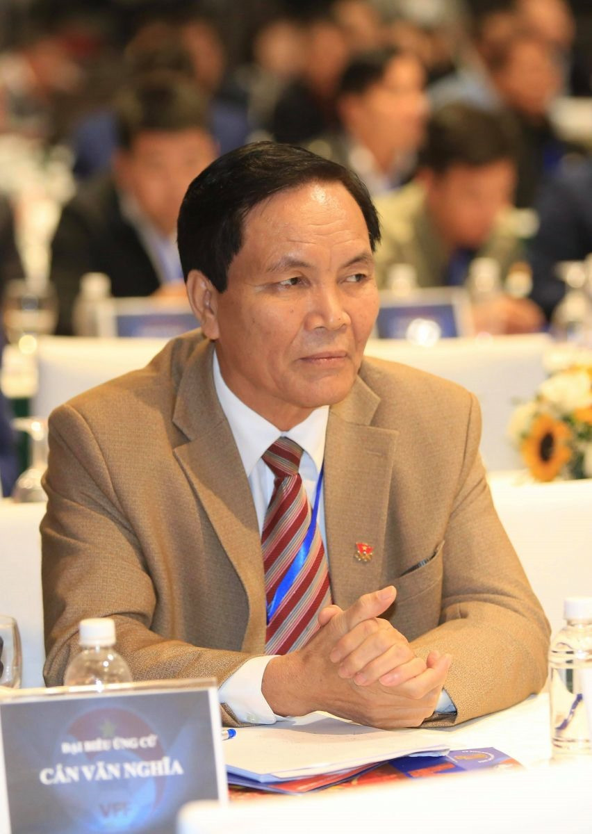 Ông Cấn Văn Nghĩ đã rút lui sau 6 tháng đắc cử