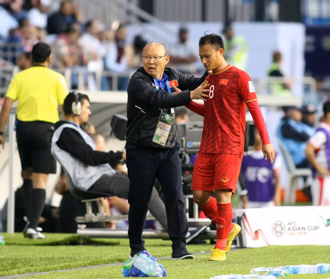 HLV Park Hang-seo luôn hết mình với bóng đá Việt Nam HLV Park Hang-seo luôn hết mình với bóng đá Việt Nam