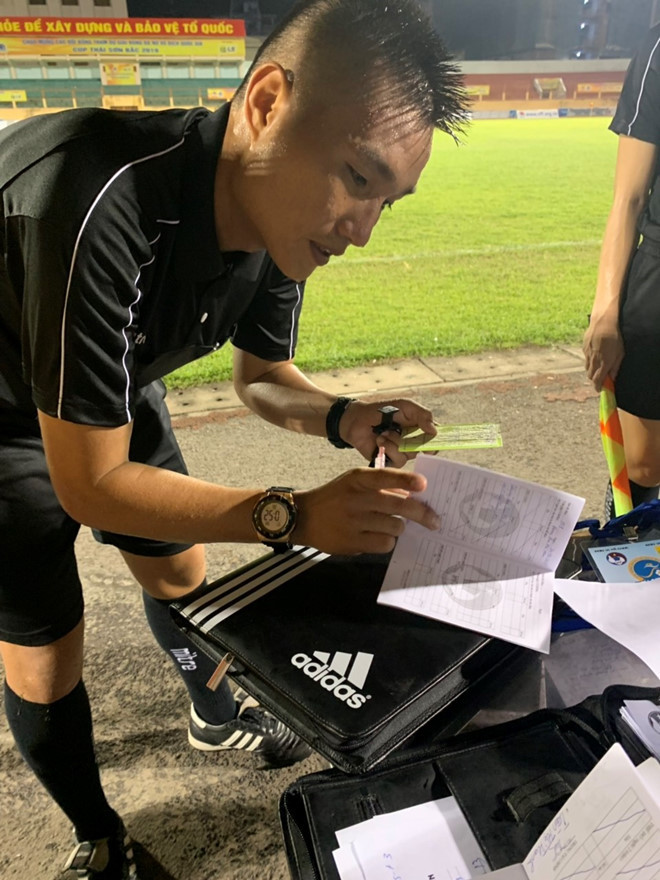 Nhờ có hành động kịp thời của trọng tài Việt Bảo mà Kim Loan được cứu sống