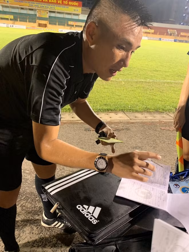 Nhờ có hành động kịp thời của trọng tài Việt Bảo mà Kim Loan được cứu sống